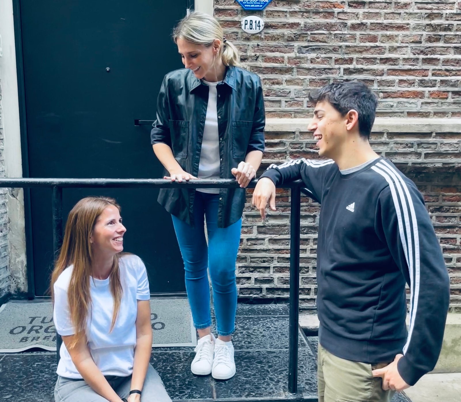 Equipo TAF: Sofía, Belén, Martín, de izquierda a derecha